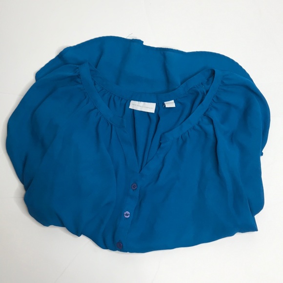 Beautiful top - Picture 3 of 3